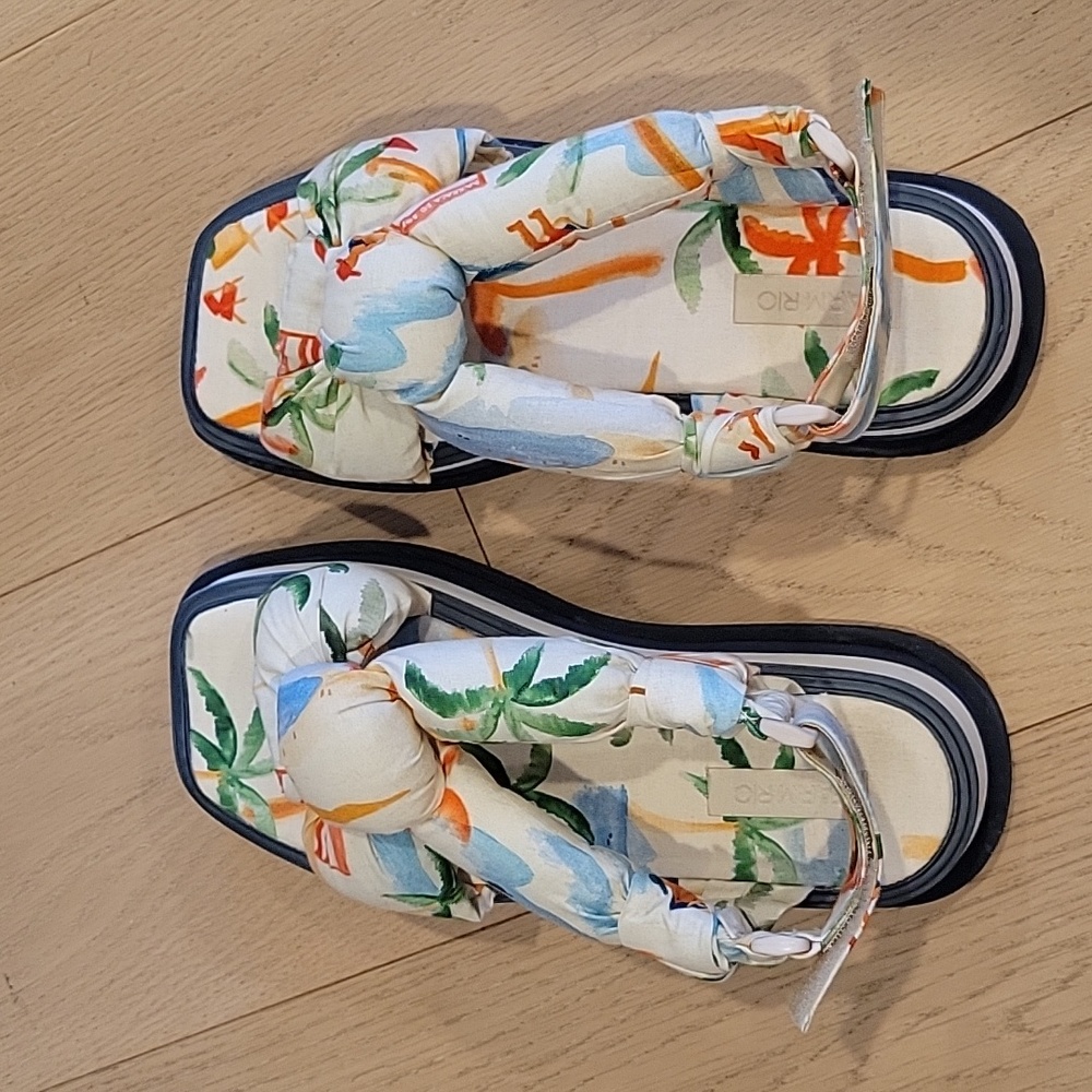 NWOT Farm Rio Sandals